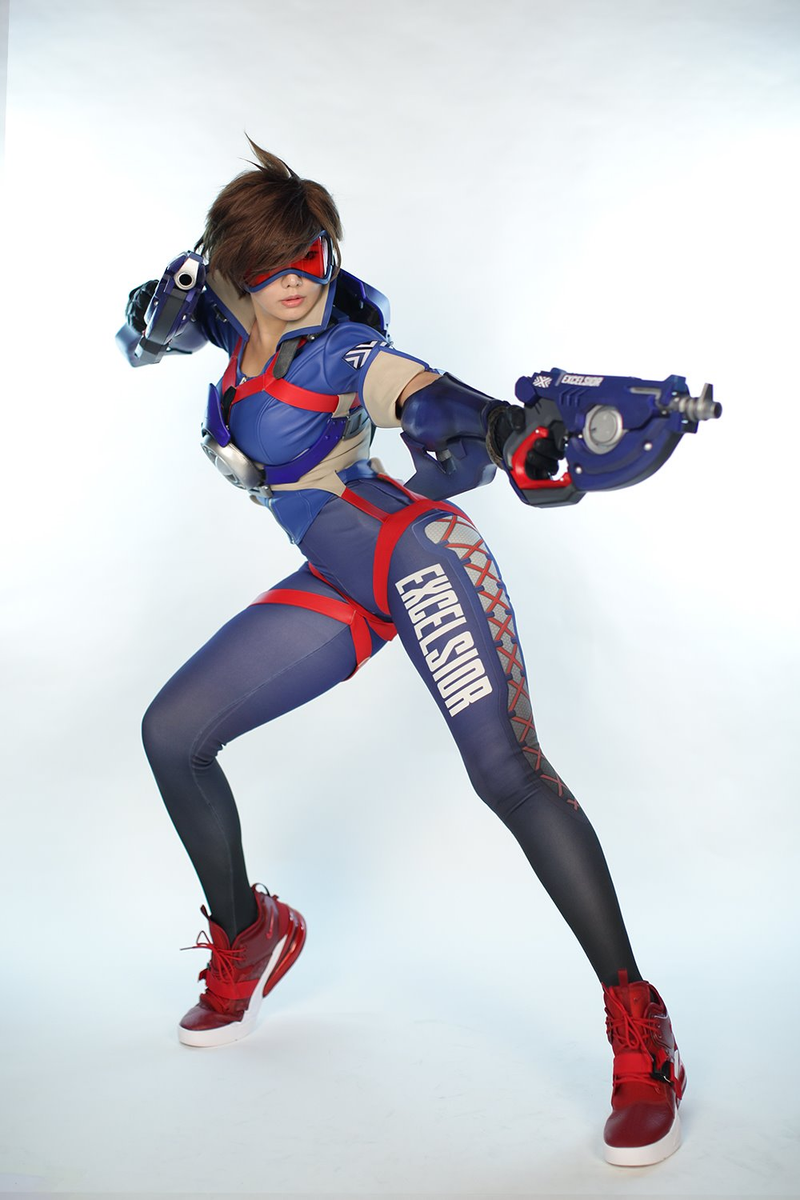 Illustration for article titled Overwatch Cosplay With An Esports Spin